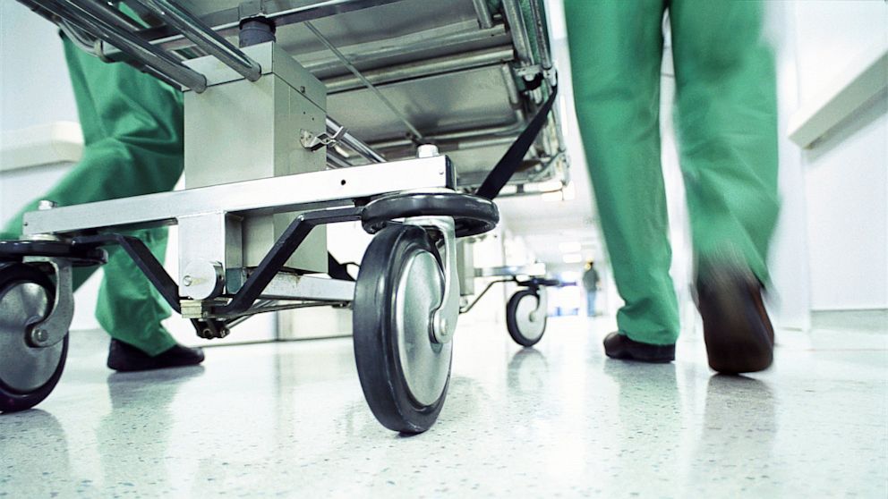 Surprise! ‘Dead’ Man in Embalming Room Starts Breathing