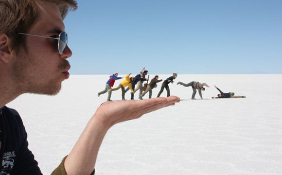 viral stories photo illusions, 21 funny photo illusions, freaky