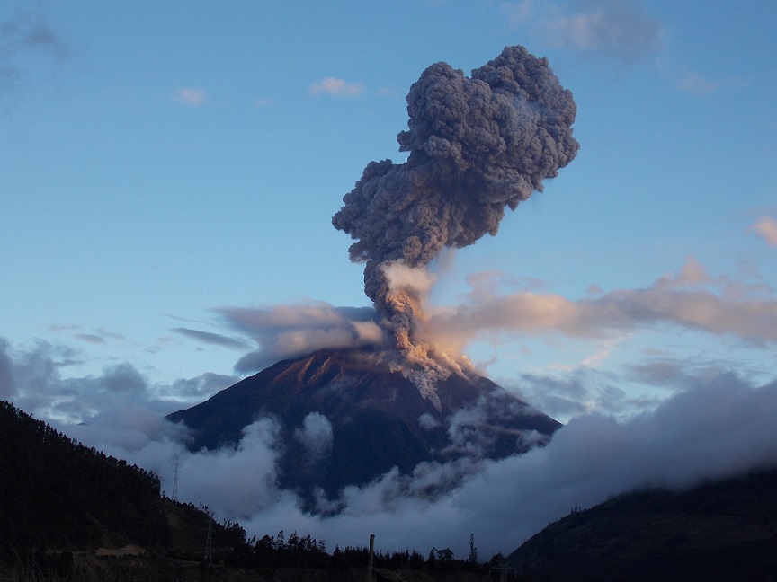 Tungurahua Volcano in Ecuador Spews Ash 10 Kilometers High