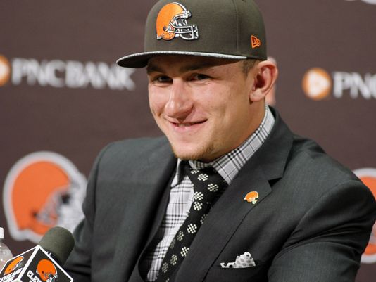 Cleveland Browns See Johnny Manziel Weekend Off as No Big Deal