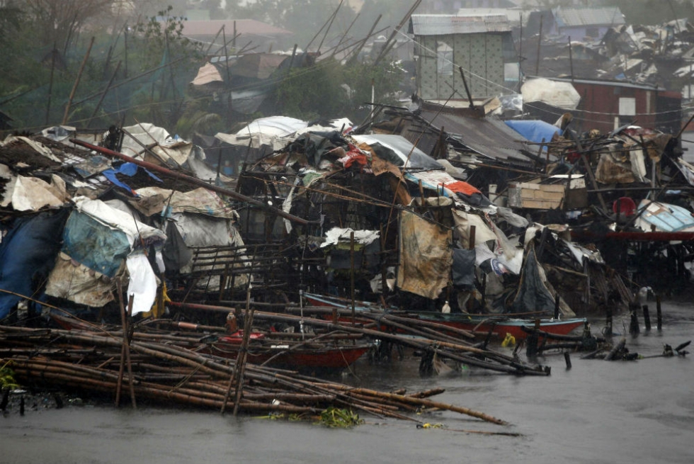 Typhoon Rammasun Batters Philippines