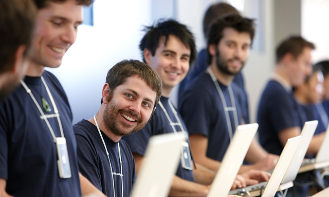 Apple Reveals That White Men Run the Show in Silicon Valley