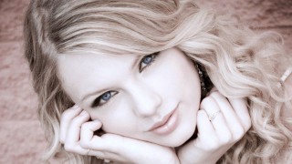 Taylor Swift Her Sweetest Moments With Fans