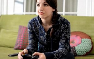 Does Sarkeesian need to play the video games she analyzes