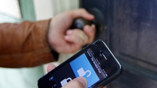 Apple Smart Locks Make Hackers Laugh at How Easy Break-Ins Will Be