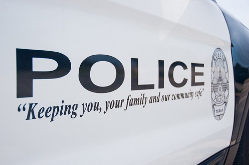 Austin Police Search for Jeep Occupants Throwing Urine at Women