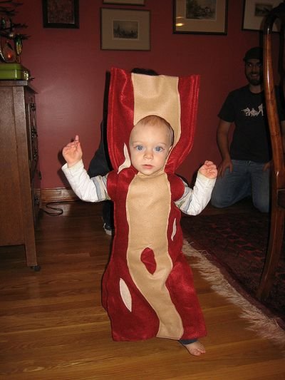 Photo credit @ Coolpicturegallery.net Bacon, bacon, bacon! Deliciously darling. 