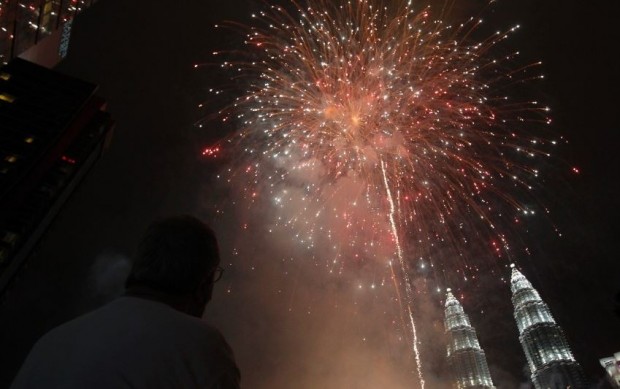 Happy New Year's Around the World in Pictures Mayalsia