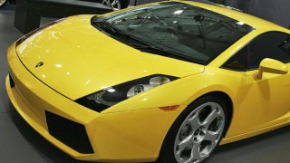 Pictured is a similar version of the abandoned Lambo on a Dallas Tollway
