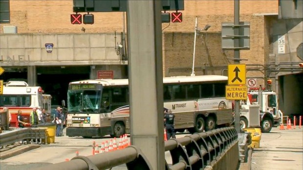 New Jersey Transit Bus Crashes Into Bus Carrying Canadian Students in Lincoln Tunnel1