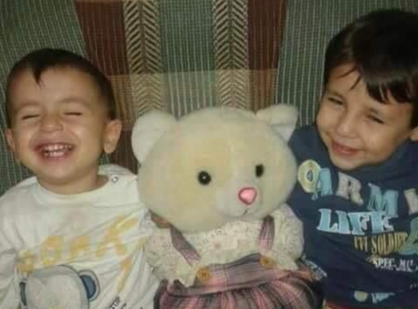 3-year-old Aylan (L) and his 5-year-old brother Galip (R)